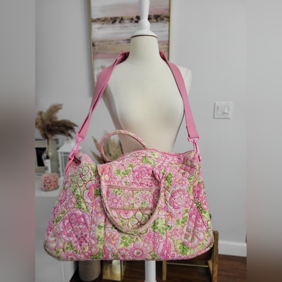 Vera Bradley Handbags - EUC Vera Bradley duffel bag pink green